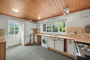 Breakfast kitchen- click for photo gallery